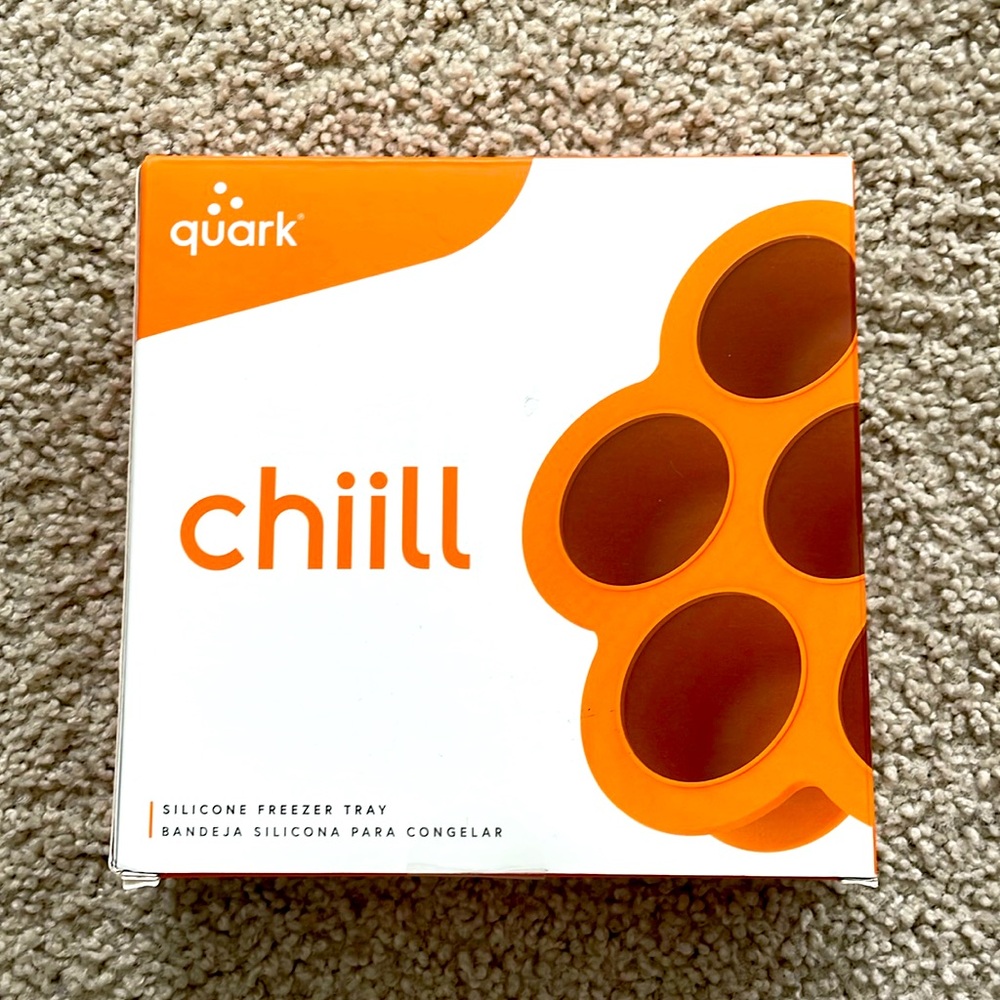 NWT Quark Chill Silicone Freezer Tray with Lid